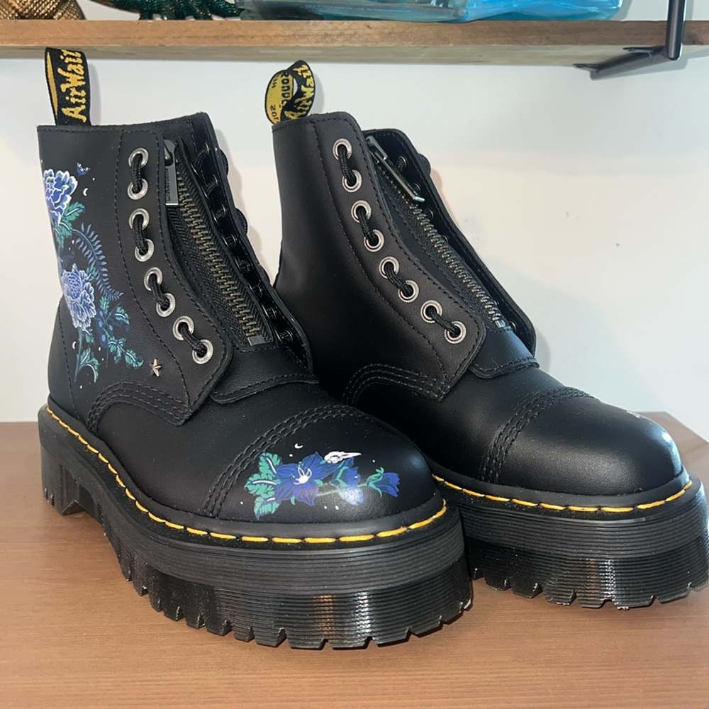 Dr. Martens Sinclair Floral Mystic Garden